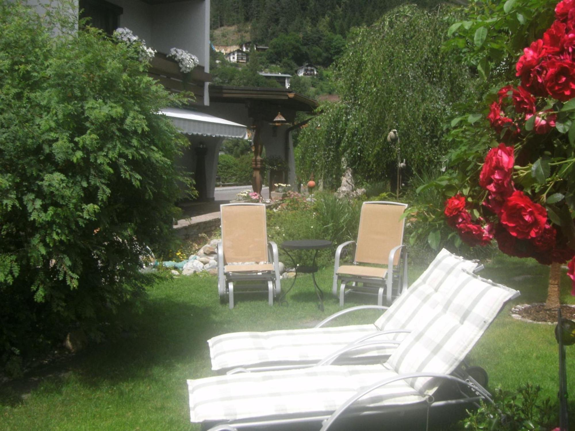 Pension Garni Gerhard Oetz Exteriör bild