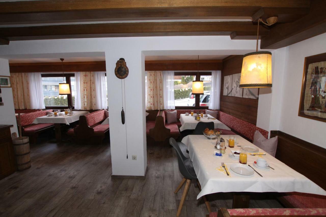Pension Garni Gerhard Oetz Exteriör bild